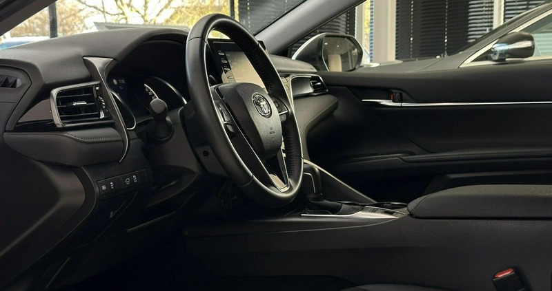 Toyota Camry cena 134900 przebieg: 28148, rok produkcji 2021 z Trzcińsko-Zdrój małe 781